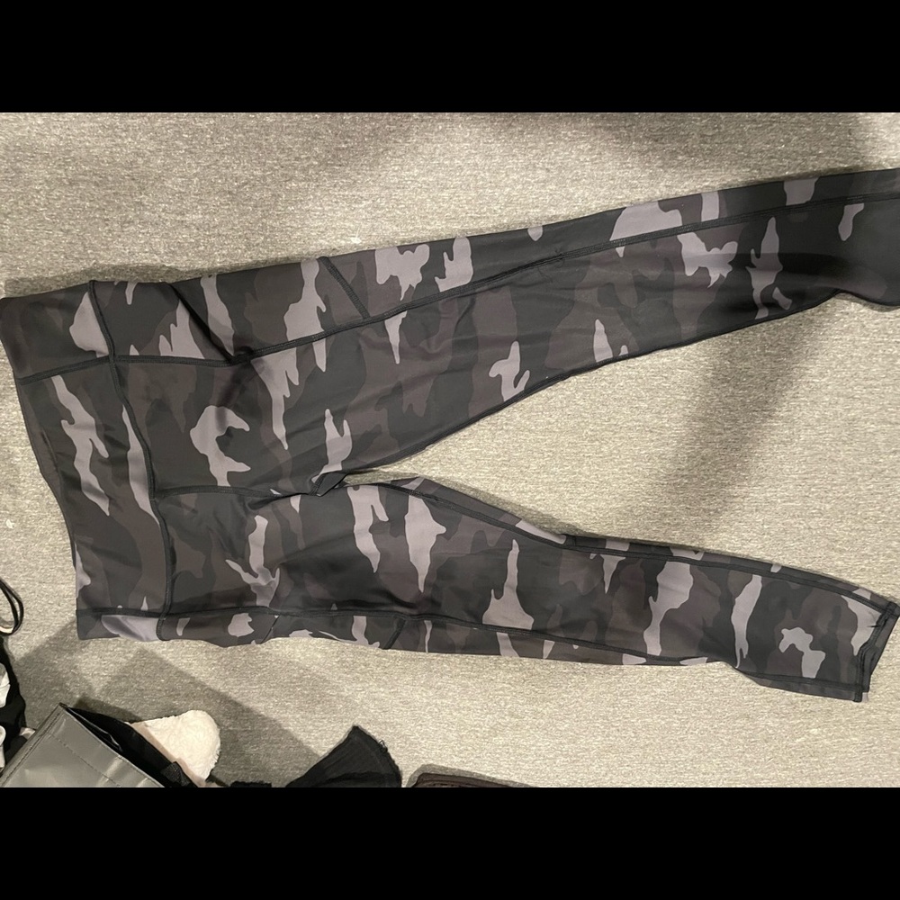 Athleta camo workout leggings